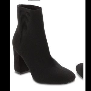 MIA Block Heal Bootie Black 7.5 NWT